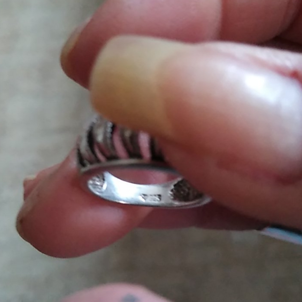 Sterling Silver Ring - Picture 3 of 4